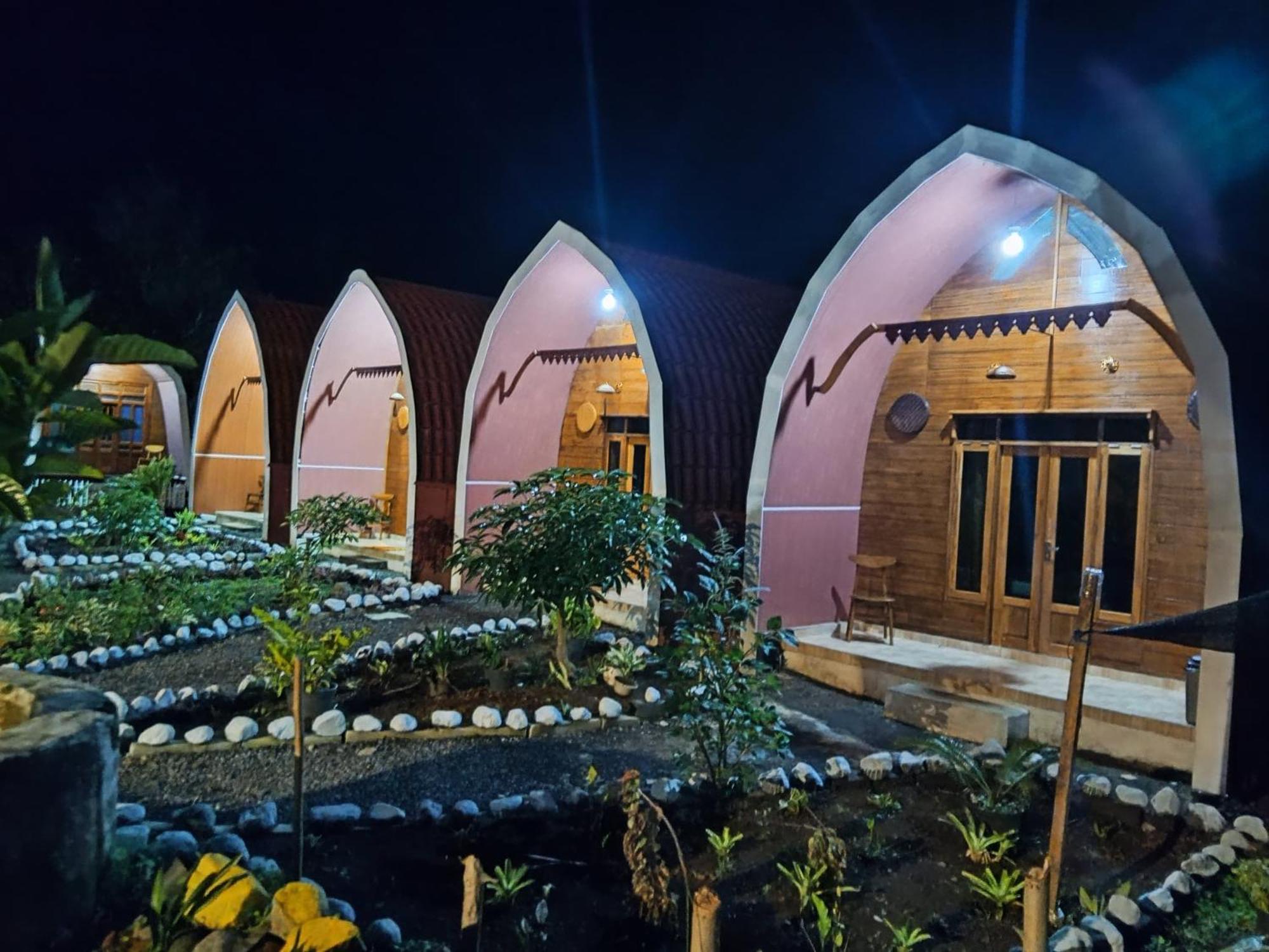 Indah Damai Cottages Sidomukti Esterno foto